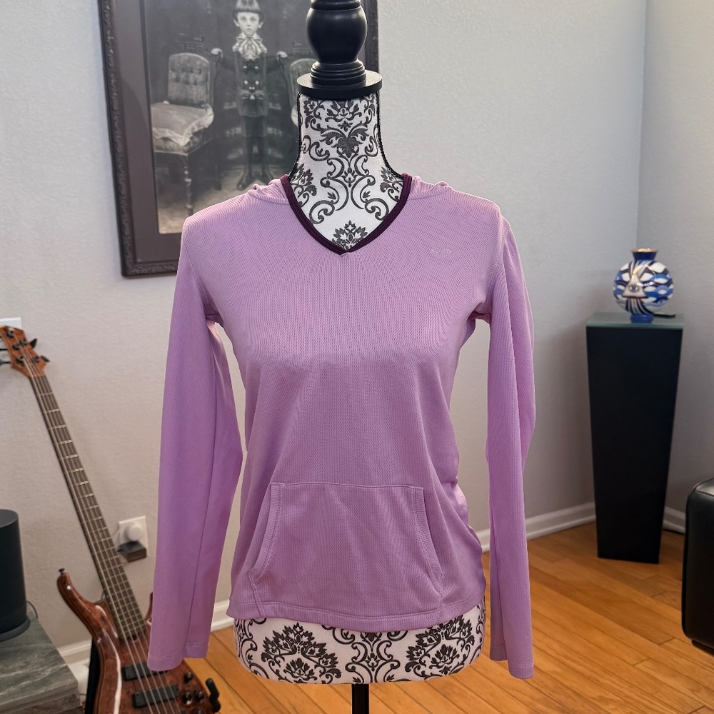 🍀 4 for $24: Champion V-neck athletic hoodie